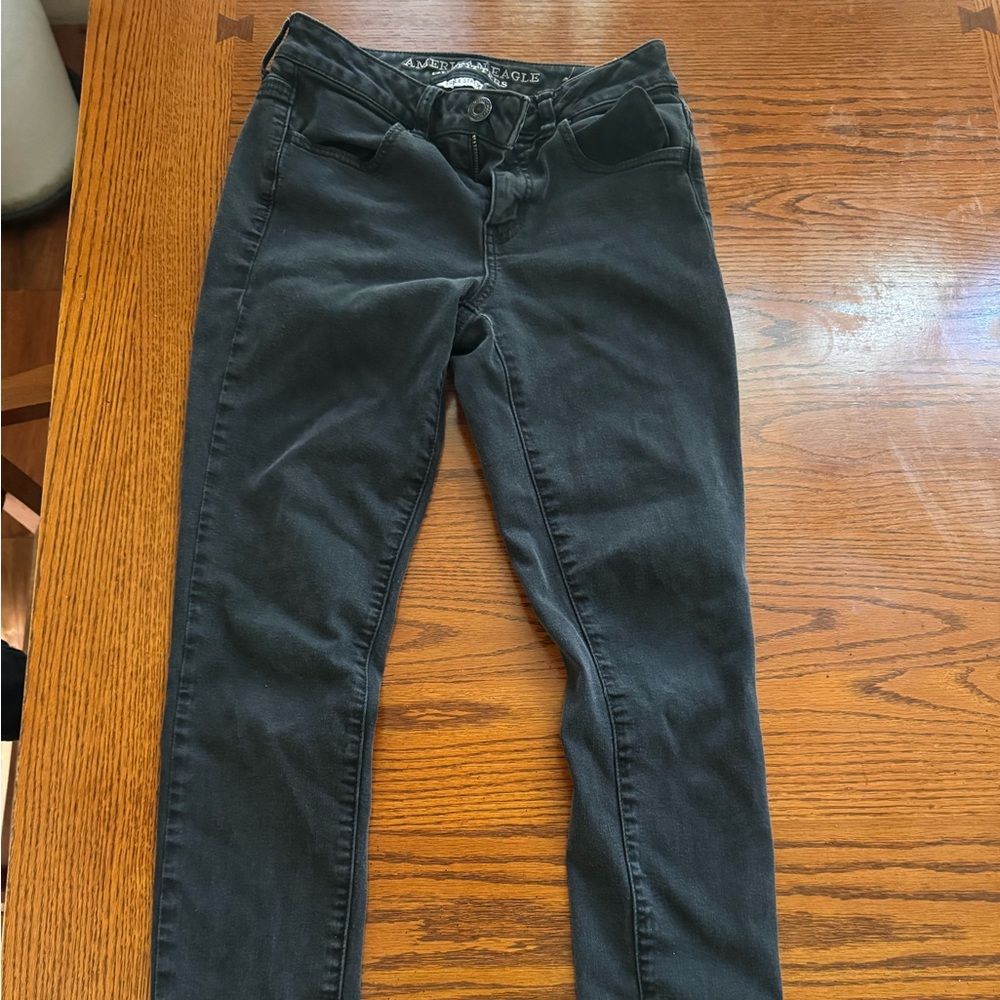 Hi-Rise Super Stretch American Eagle Jegging. Size 4